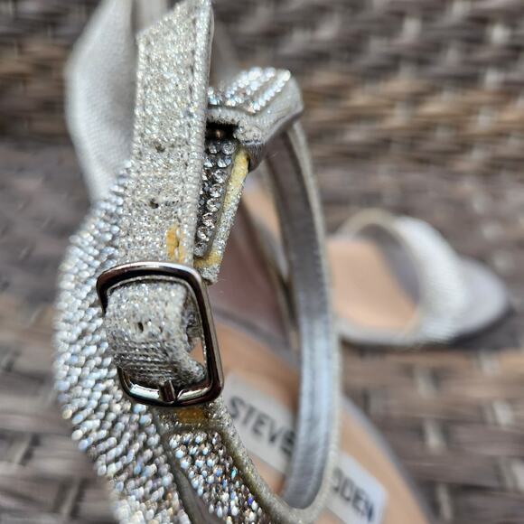 Steve Madden Silver Carrson Rhinestone Heels Sandal Size 8 Prom Wedding - Picture 7 of 10